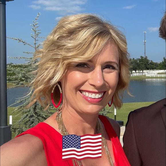 Meet your Posher, Lori - Picture 1 of 1